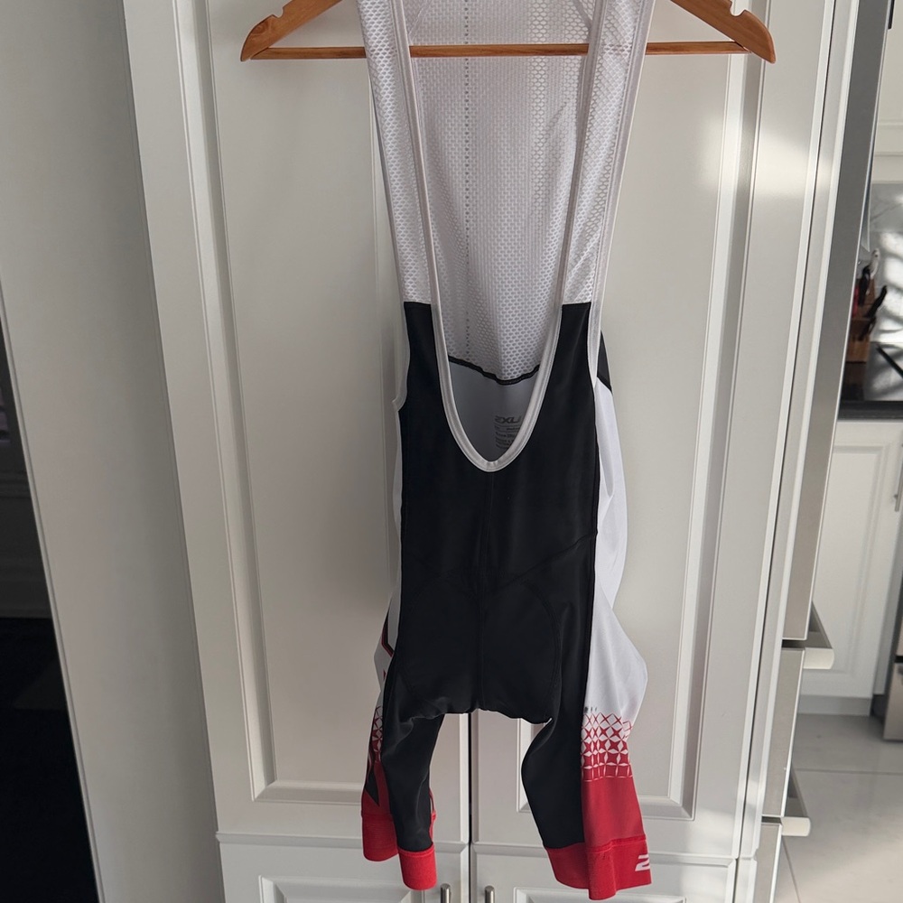 2XU Men's Black and Red Cycling Bib